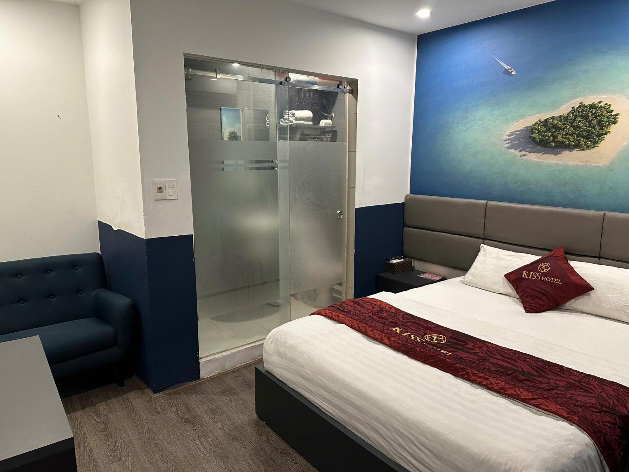Khách sạn tình yêu Kis 14 Xã Dàn Hà Nội